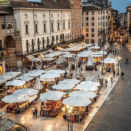 Opera Luxury Apartment Verona Eksteriør billede