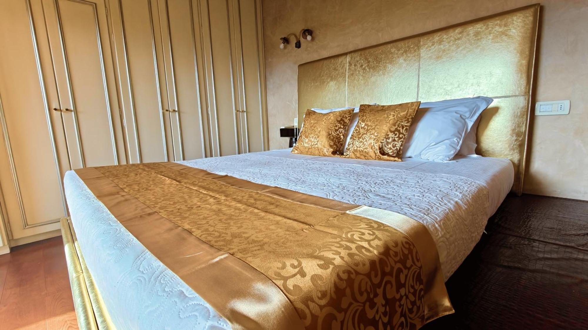 Opera Luxury Apartment Verona Eksteriør billede