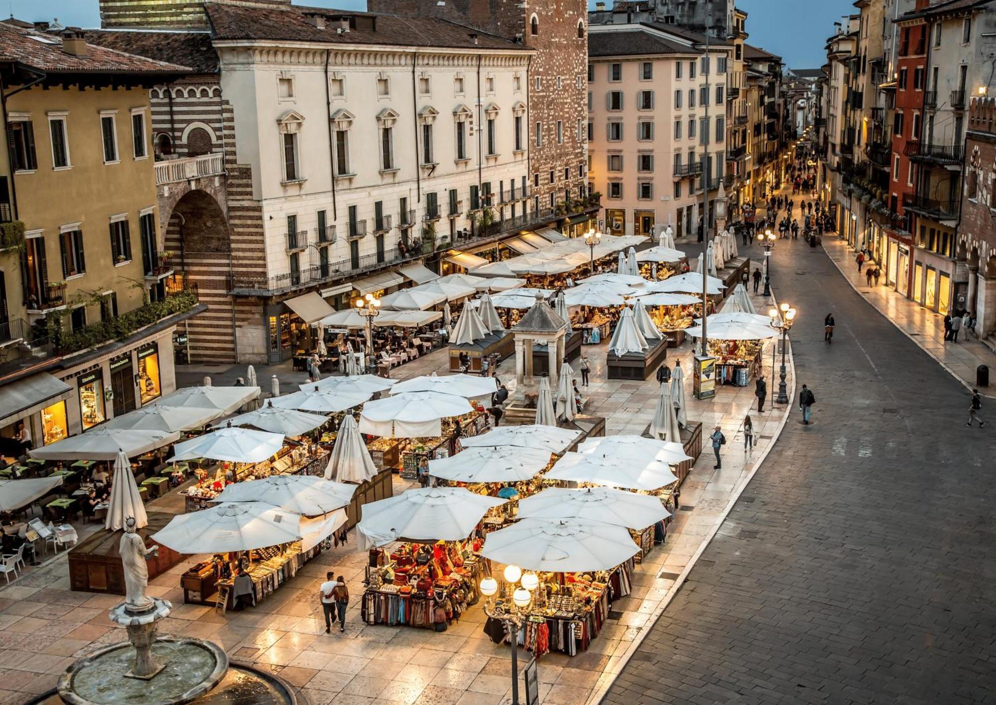 Opera Luxury Apartment Verona Eksteriør billede